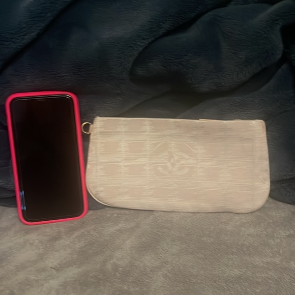 🚫SOLD🚫 CHANEL FABRIC CLUTCH HOLOGRAM INTACT - Picture 13 of 14